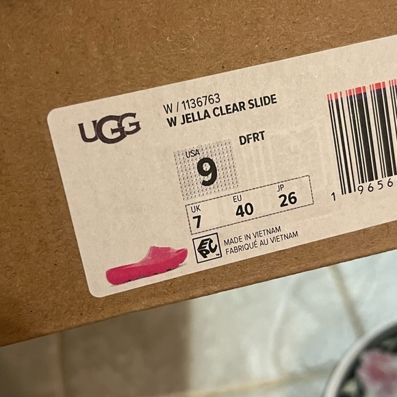 Ugh slides. Never worn - Picture 5 of 5